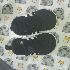 BABY NIKE SNEAKERS